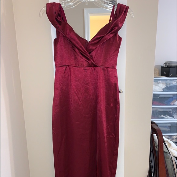 NWT Burgundy Satin Off The Shoulder Midi Dress - Picture 4 of 6